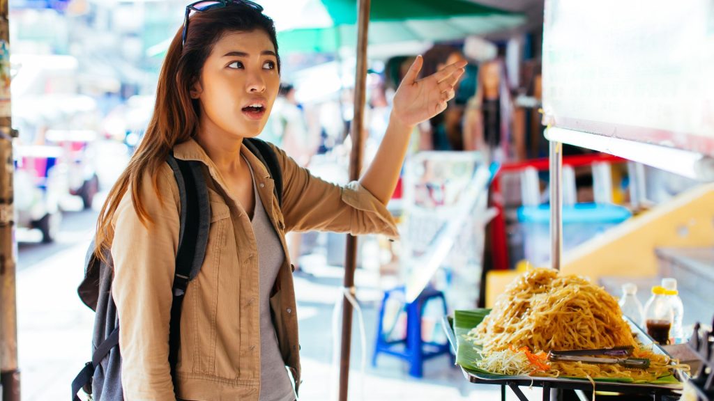 Wenn wir durch Asien reisen, gibt es kaum etwas Spannenderes, als die lokalen Street-Food-Spots zu erkunden. Die Vielfalt und Originalität, die du hier findest, ist einfach unschlagbar.