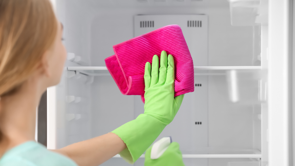 Wir alle wissen, wie wichtig ein sauberer und frischer Kühlschrank für unsere Küche und unser Wohlbefinden ist. Dieser Beitrag zeigt dir, wie du deinen Kühlschrank optimal nutzen und immer frisch halten kannst.